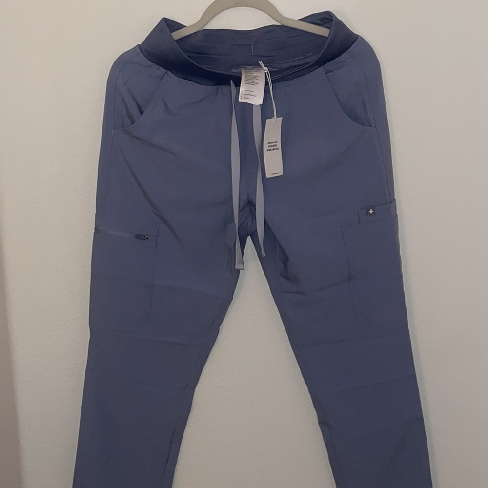 Limited edition Figs Bottoms .size petite small